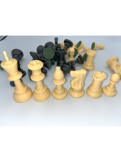 AMSTERDAM Set - Plastic Chess Pieces 95mm + Vinyl Chessboard 55mm